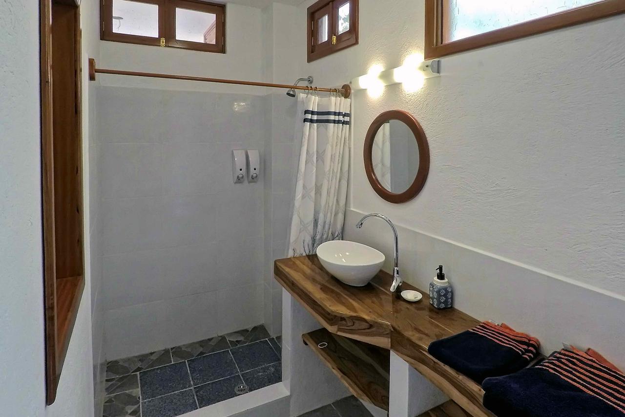 The Galeodan Suites Puerto Baquerizo Moreno Exterior foto